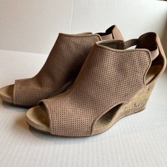Women's Lifestride Soft System Perforated Wedge Sandal Tan Size 9.5 - Picture 6 of 9